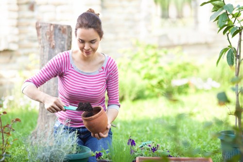 Booking and payment terms for garden services